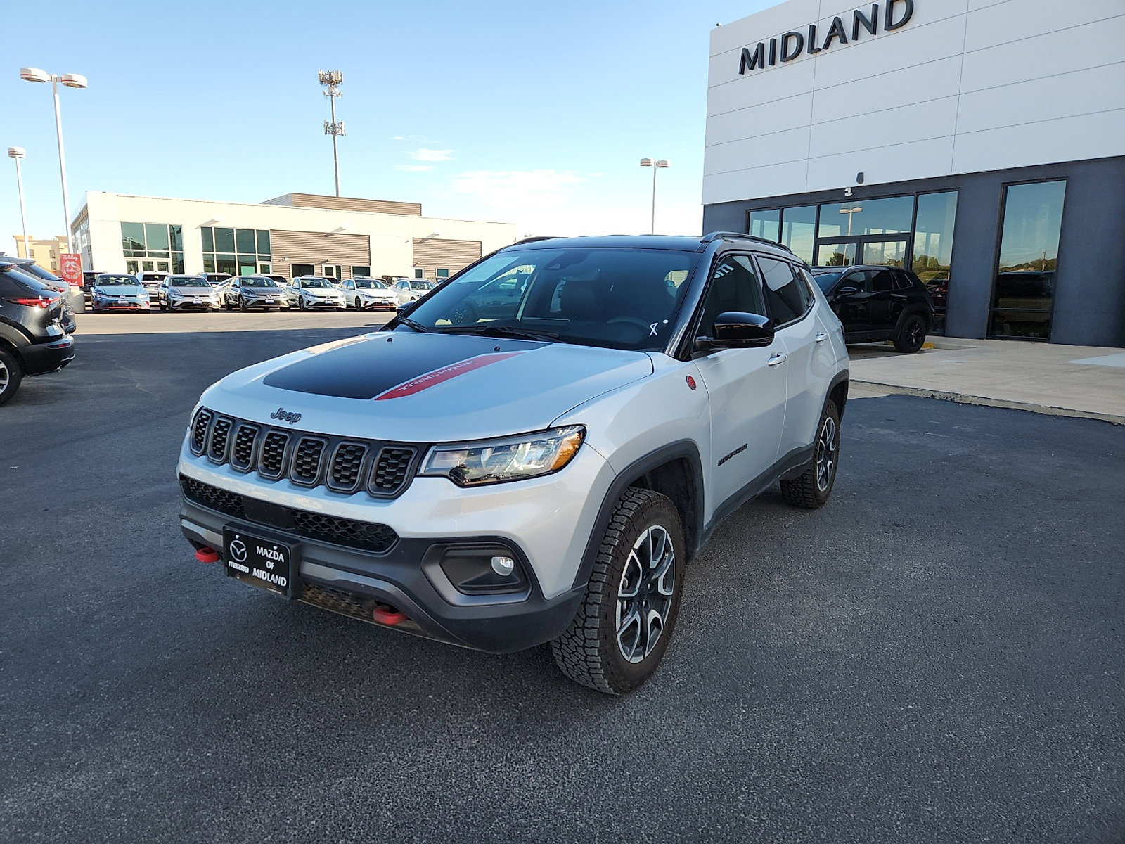Used 2024 Jeep Compass Trailhawk image 3
