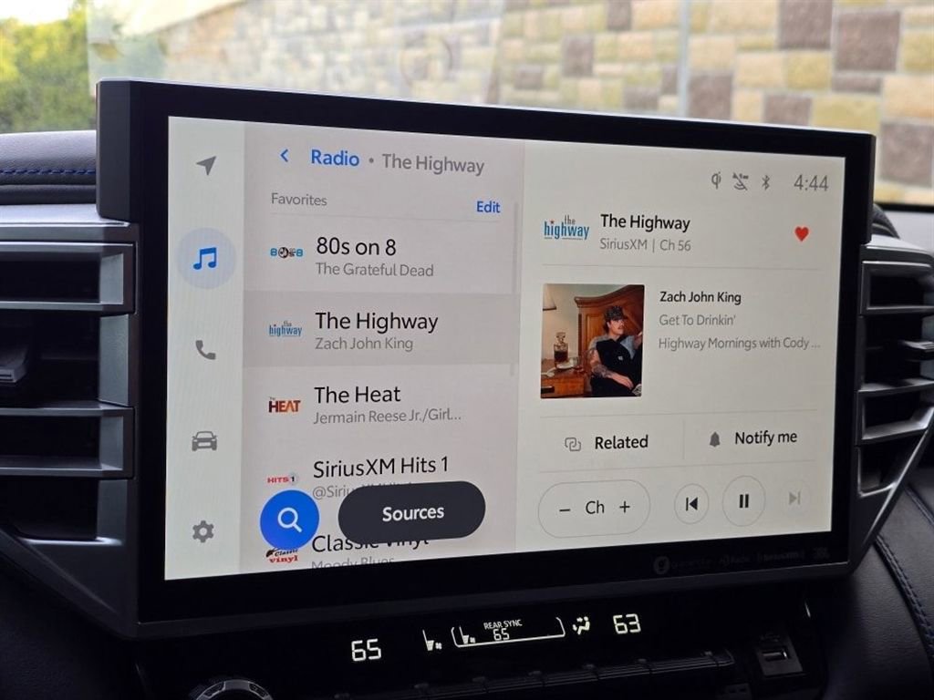 Used 2023 Toyota Sequoia Platinum AWD/4WD image 2