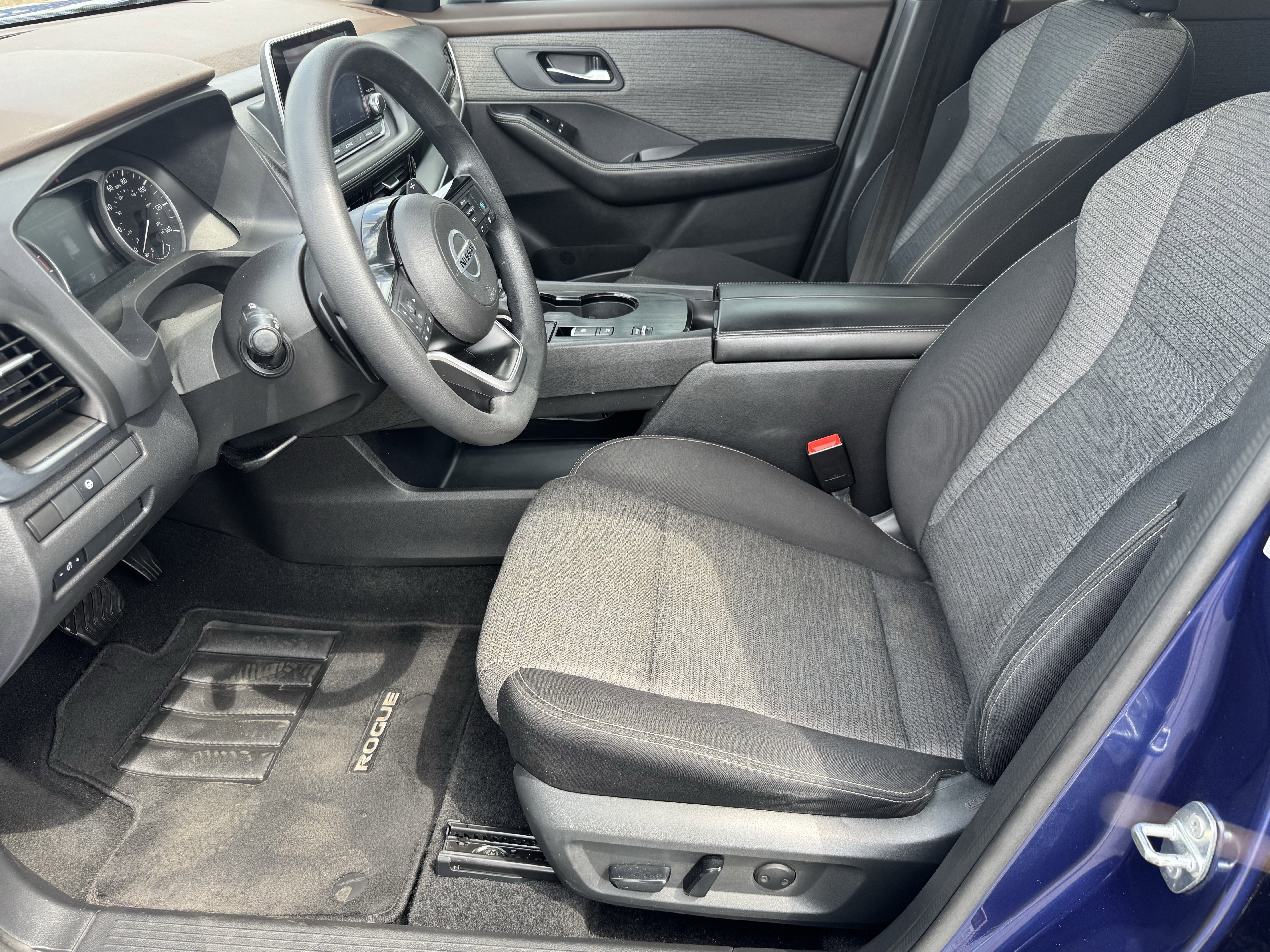 Used 2021 Nissan Rogue SV image 10