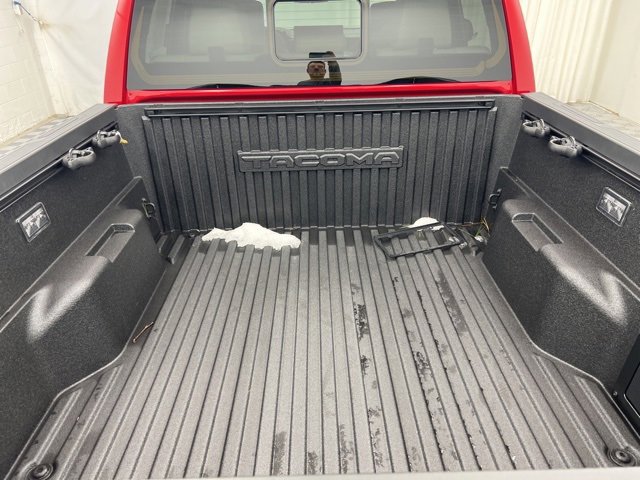 Used 2025 Toyota Tacoma Limited image 8