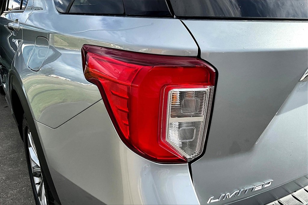 Used 2024 Ford Explorer Limited image 30