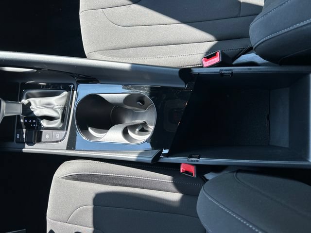 Used 2025 Hyundai Elantra SEL FWD image 20