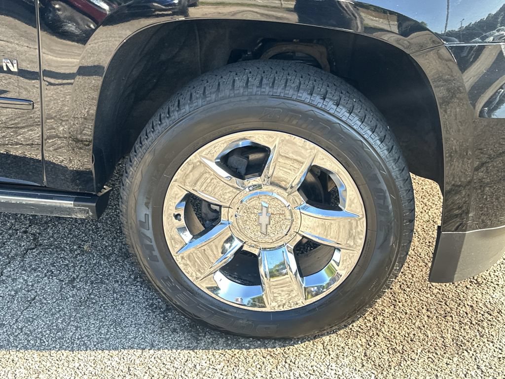 Used 2017 Chevrolet Suburban Premier AWD/4WD image 13