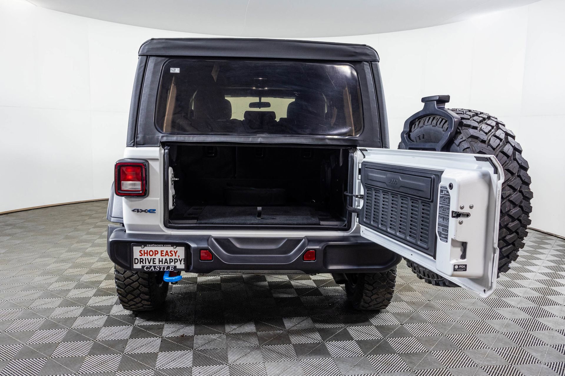 Used 2023 Jeep Wrangler Unlimited w/ Cold Weather Group image 39