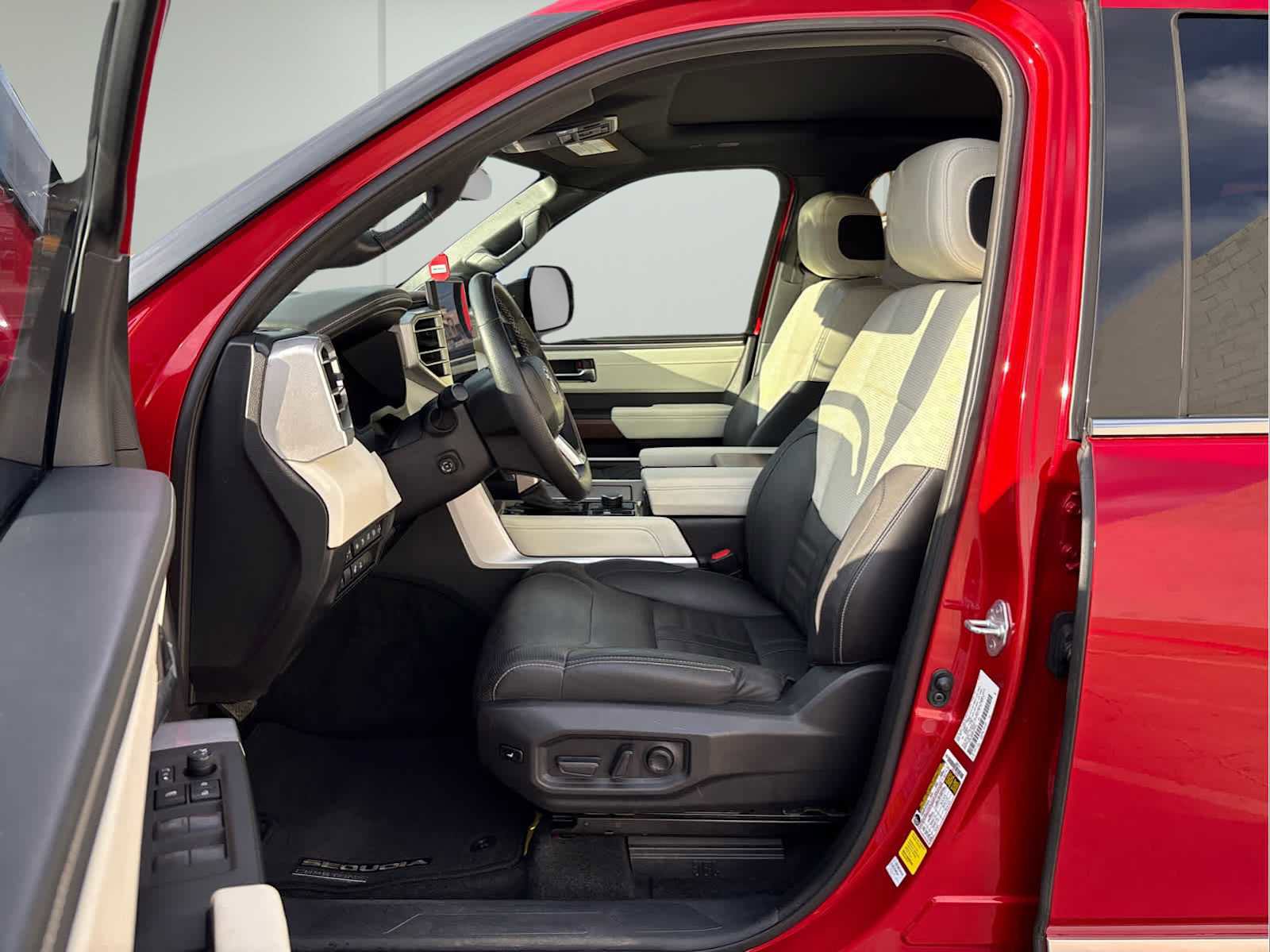 Used 2023 Toyota Sequoia Capstone image 10