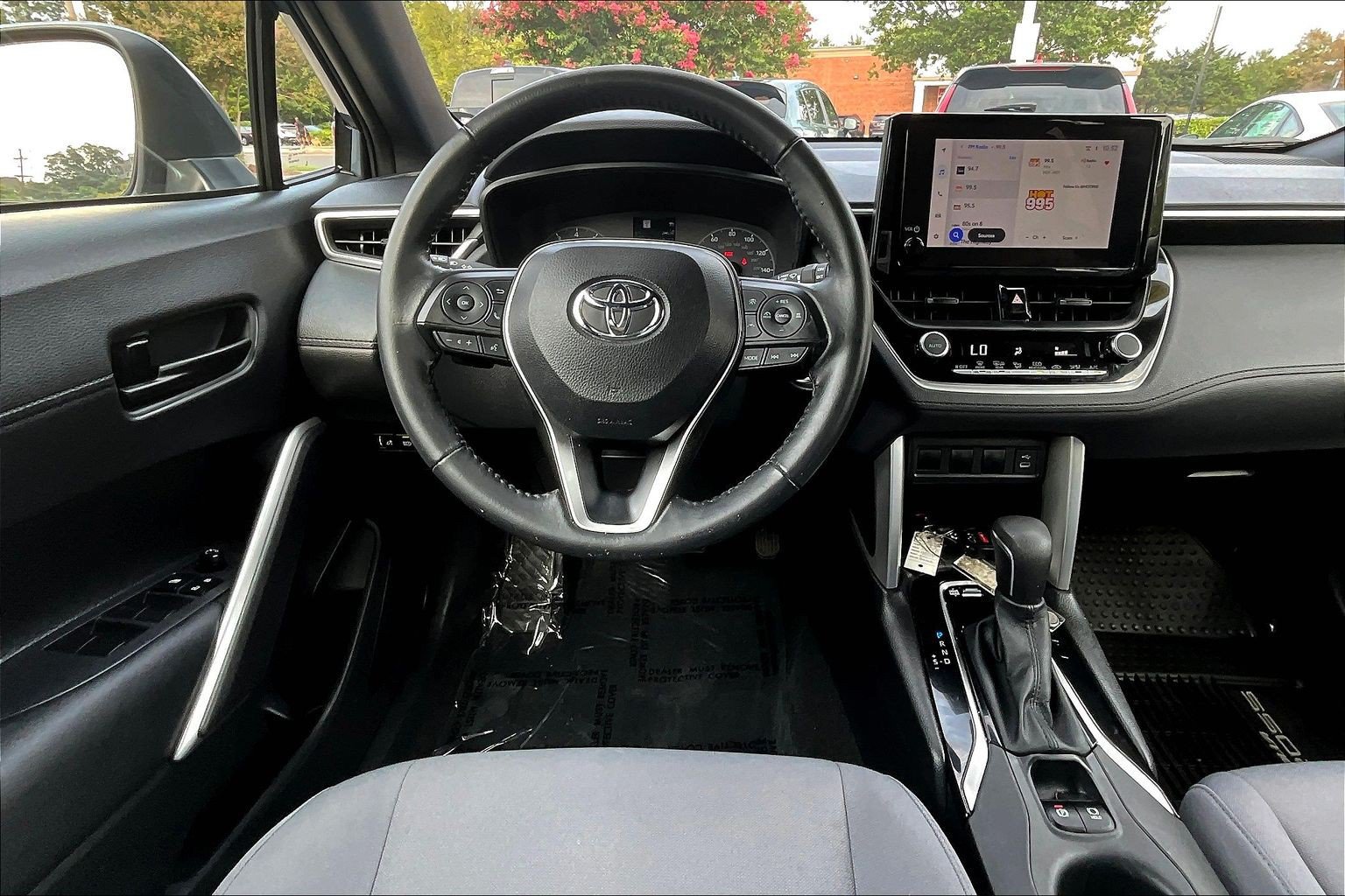 Used 2023 Toyota Corolla Cross AWD Hybrid w/ Moonroof Package image 5