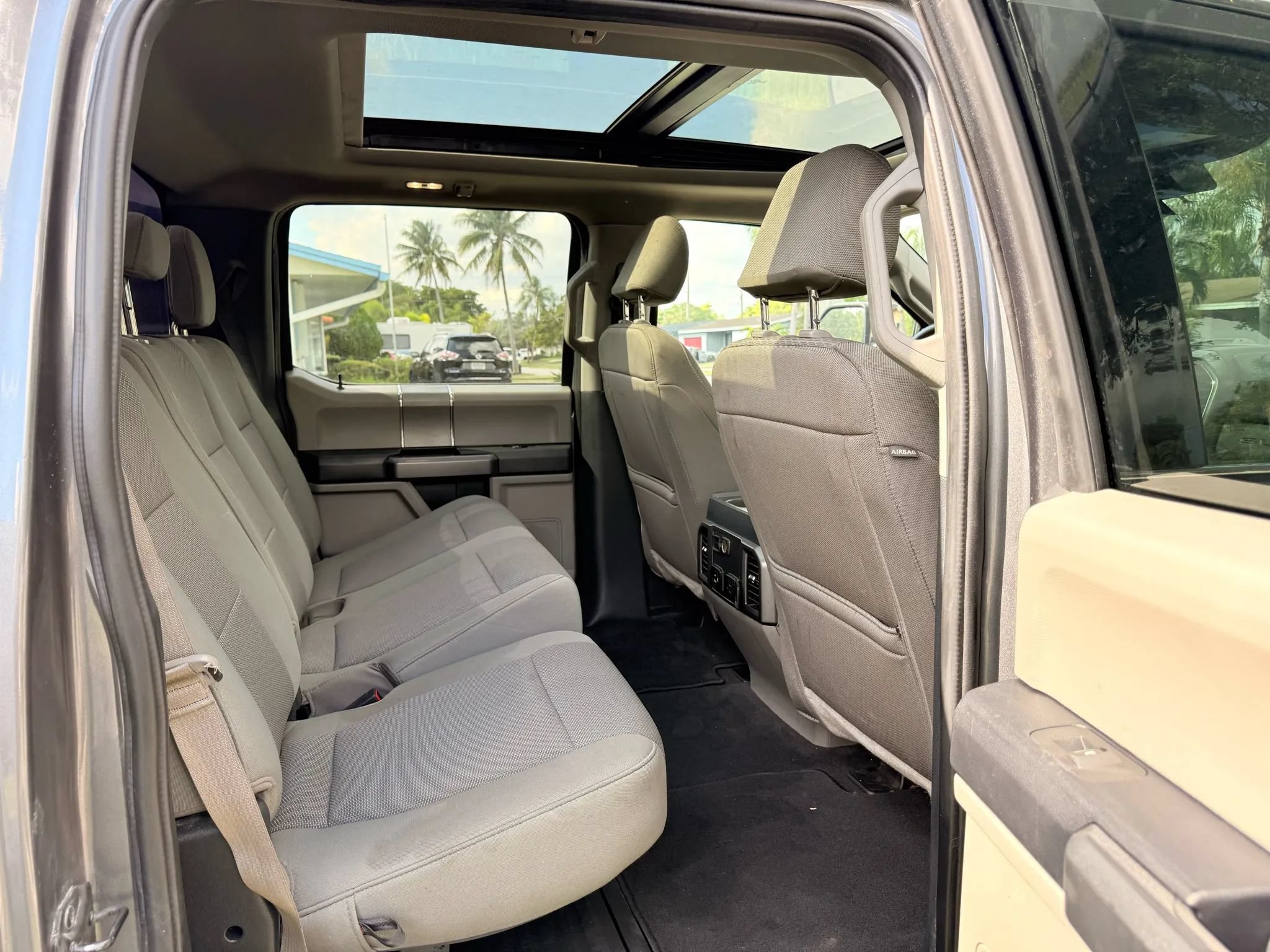 Used 2022 Ford F350 XLT w/ XLT Premium Package AWD/4WD image 19