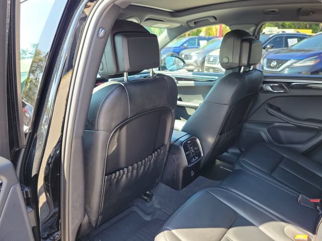 Used 2023 Porsche Macan S AWD/4WD image 14