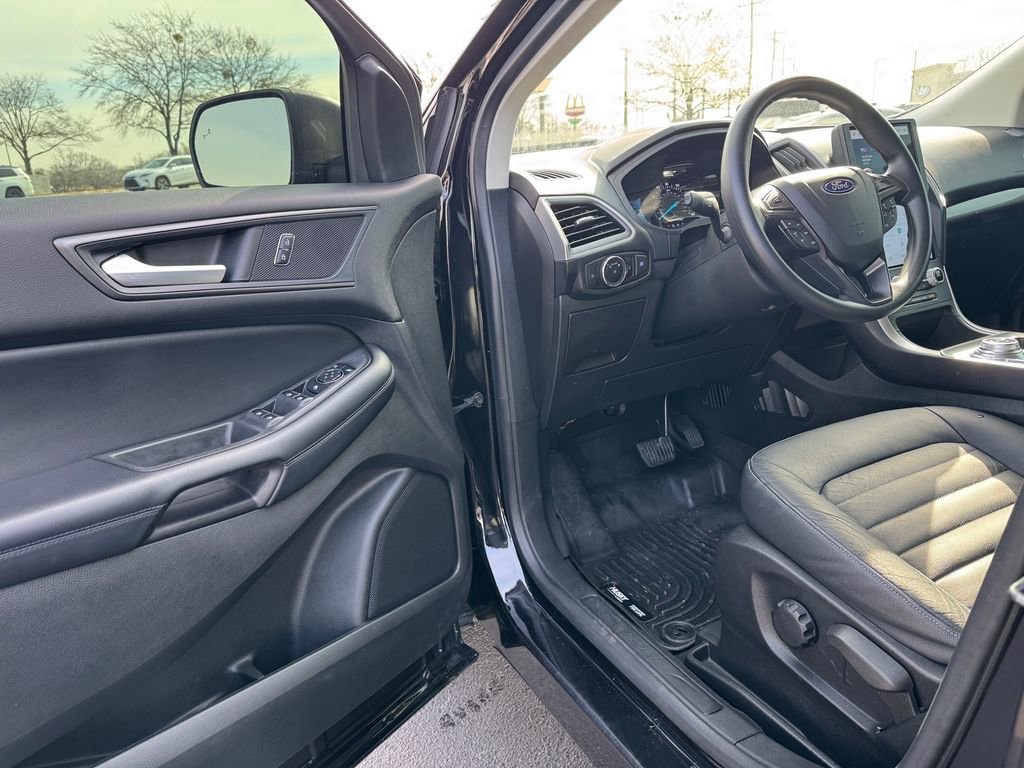 Used 2023 Ford Edge SE image 12