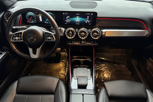 Used 2021 Mercedes-Benz GLB 250 w/ Premium Package image 16