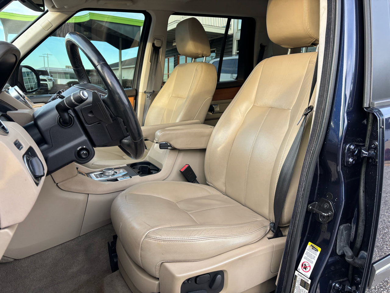 Used 2014 Land Rover LR4 HSE LUX image 14