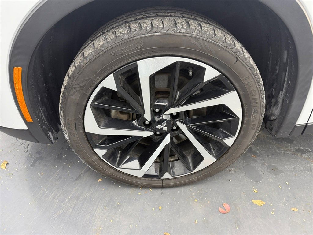 Used 2022 Mitsubishi Outlander SE image 35