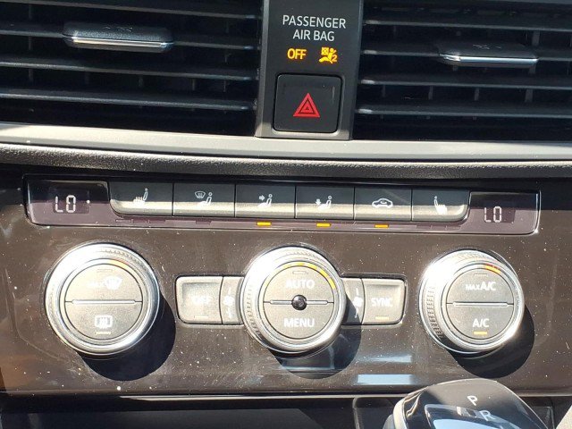 Certified 2023 Volkswagen Jetta SE FWD image 19