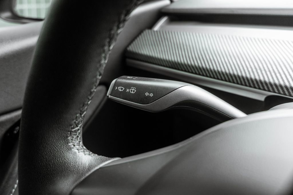 Used 2020 Tesla Model Y Long Range image 23