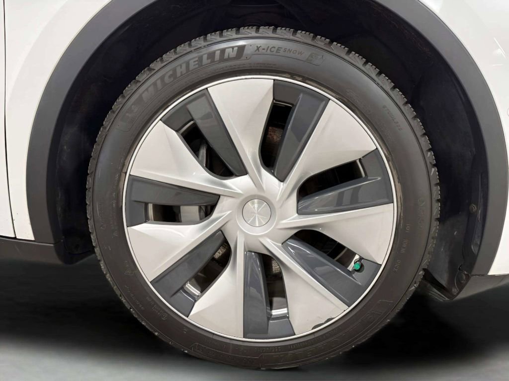 Used 2021 Tesla Model Y Long Range AWD/4WD image 51