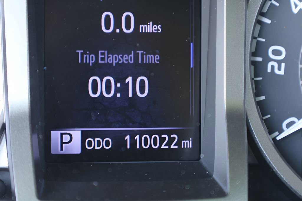 Used 2020 Toyota Tacoma SR5 RWD image 21