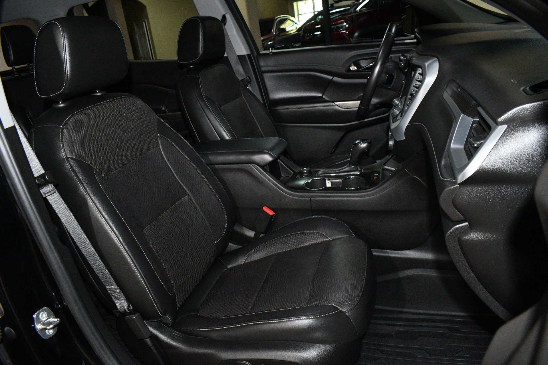 Used 2019 GMC Acadia SLT FWD image 8