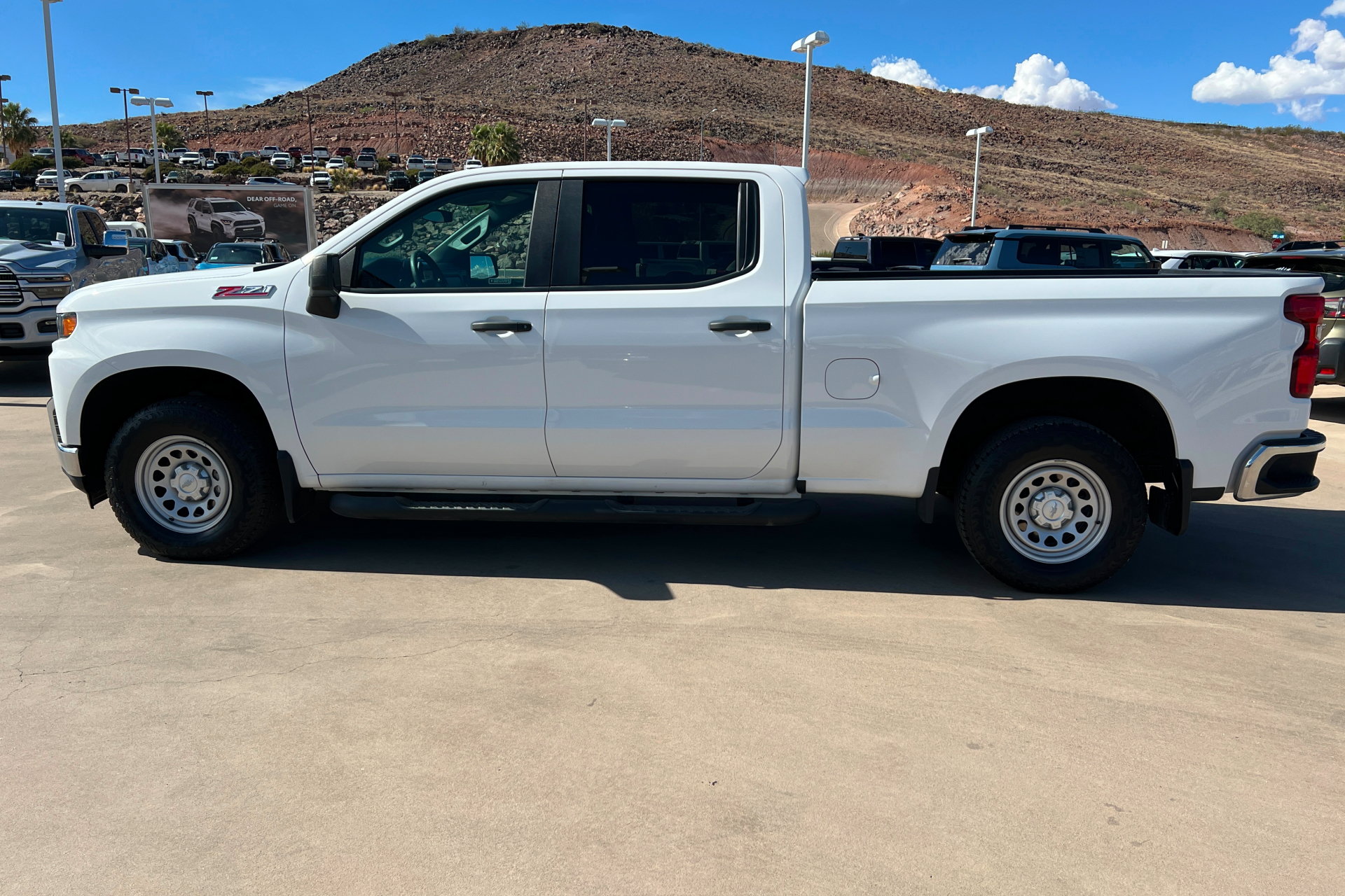 Used 2022 Chevrolet Silverado 1500 W/T w/ Z71 Off-Road Package AWD/4WD image 2
