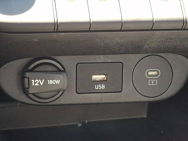 Certified 2025 Hyundai Elantra SEL FWD image 23