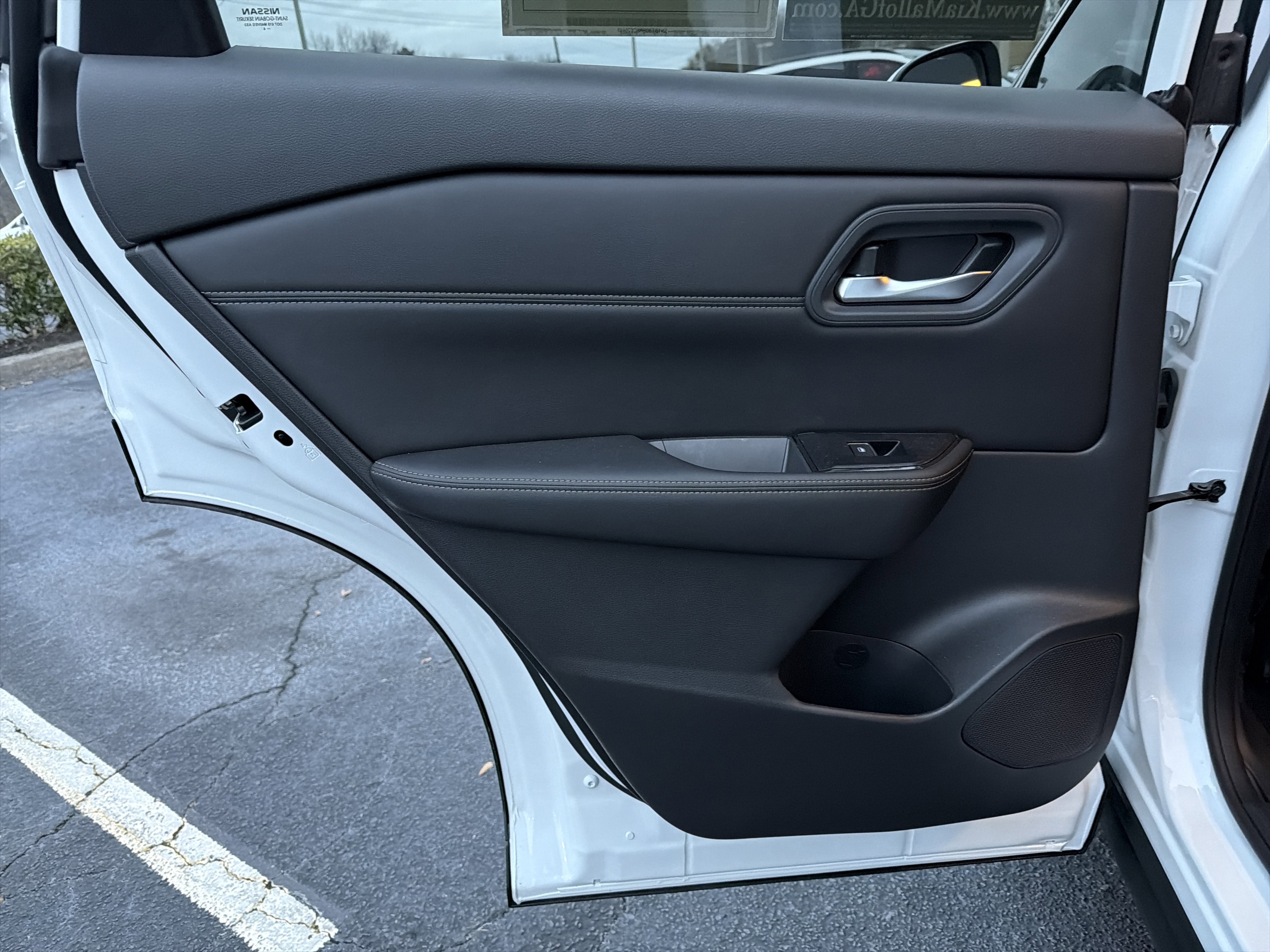 Used 2025 Nissan Rogue SL image 22