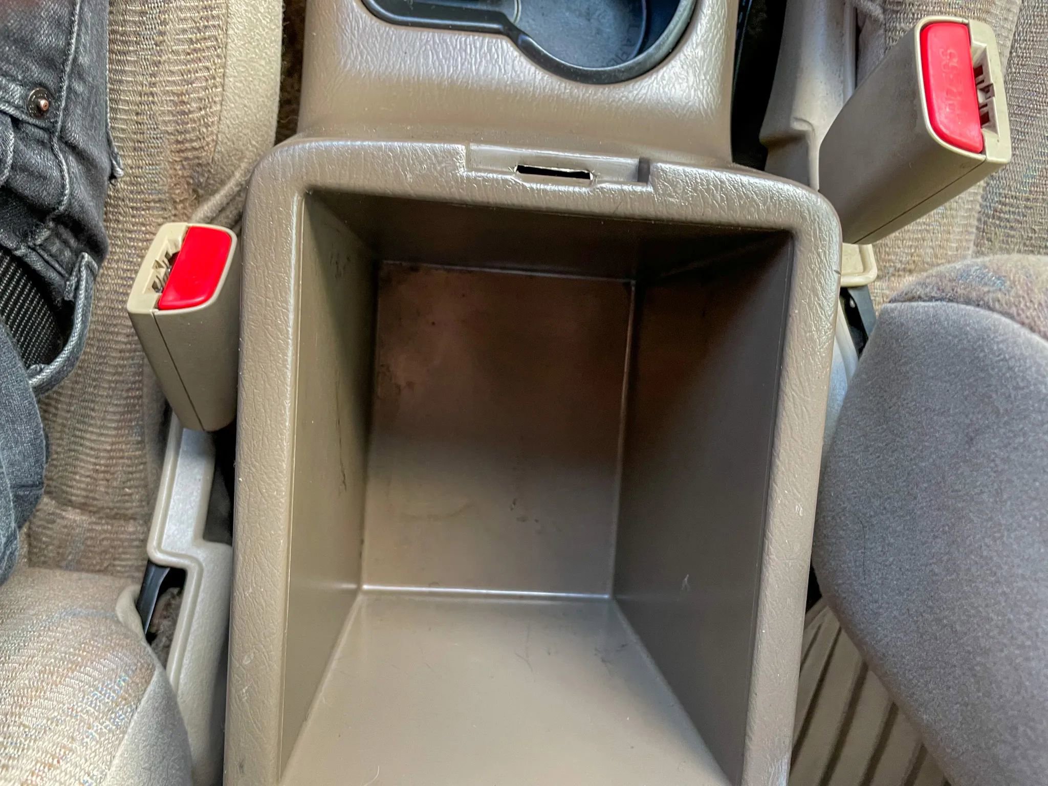 Used 2000 Nissan Frontier XE image 26