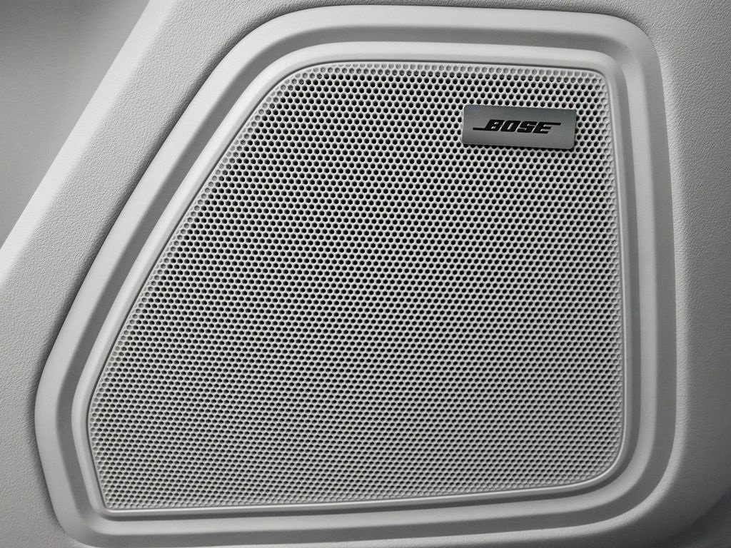 New 2026 Porsche Macan image 17