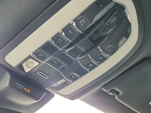 Used 2018 Porsche Macan Sport Edition AWD/4WD image 32