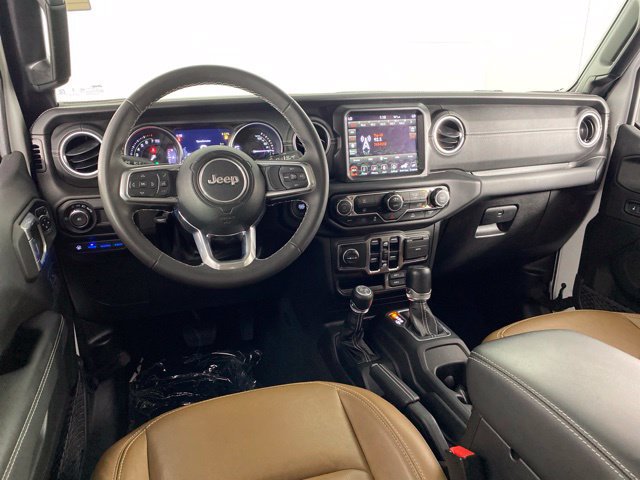Used 2023 Jeep Wrangler Unlimited Sahara AWD/4WD image 17