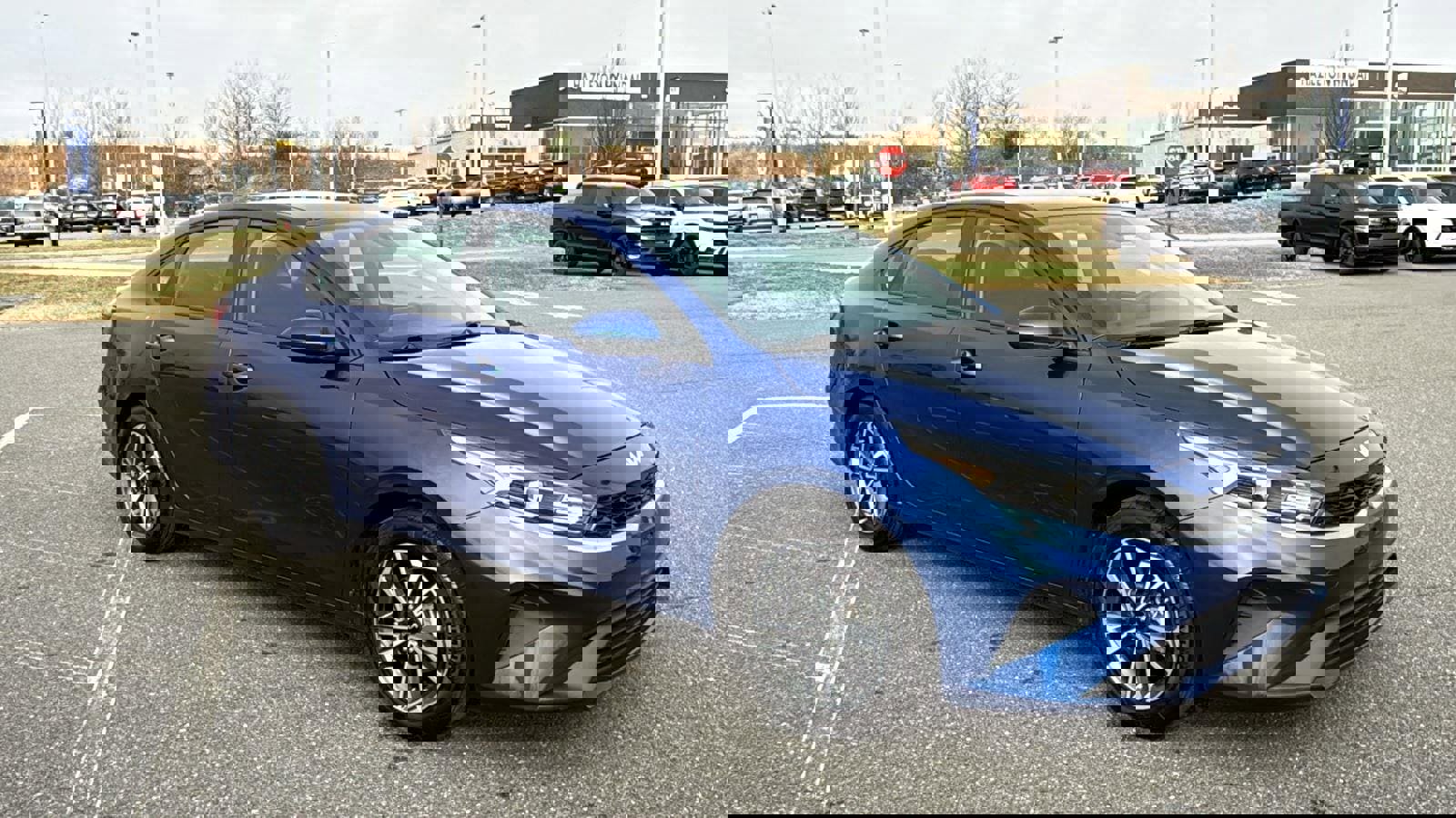 Used 2023 Kia Forte LXS image 2