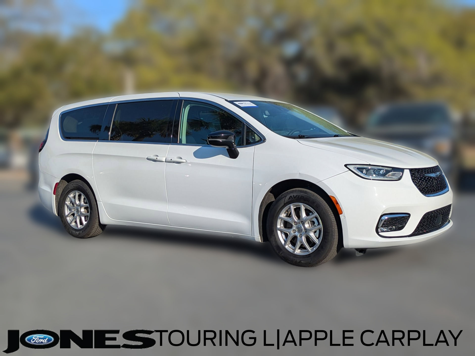Used 2024 Chrysler Pacifica Touring-L