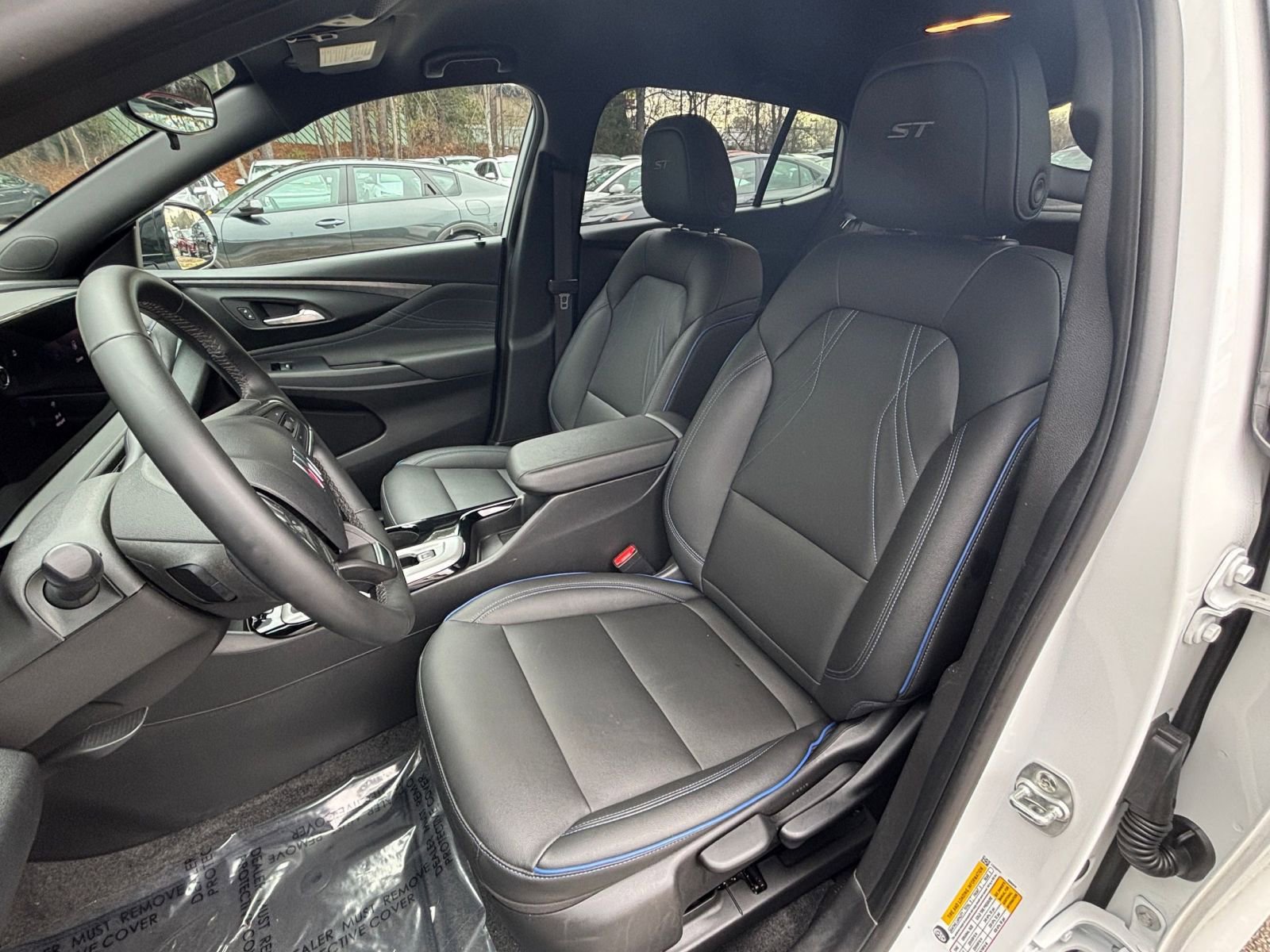 Used 2025 Buick Envista Sport Touring image 37