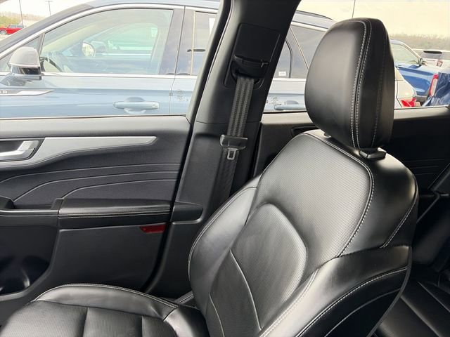 Used 2025 Ford Escape Platinum AWD/4WD image 23