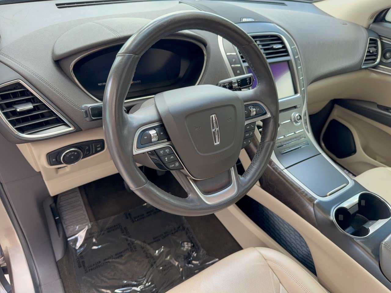 Used 2020 Lincoln Nautilus Reserve w/ Equipment Group 201A FWD image 4