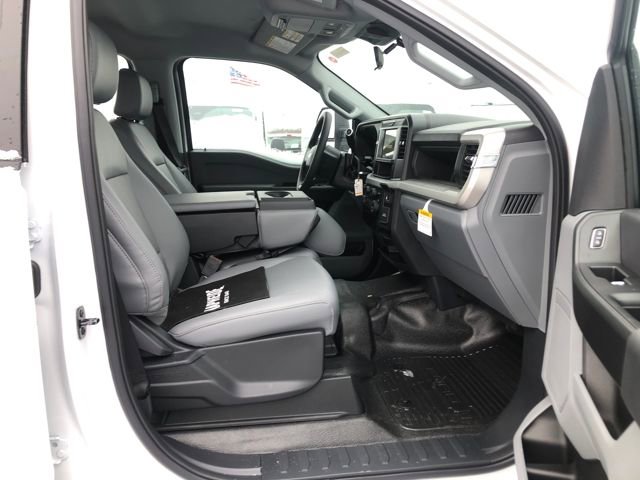 New 2026 Ford F250 XL w/ XL Chrome Package image 18