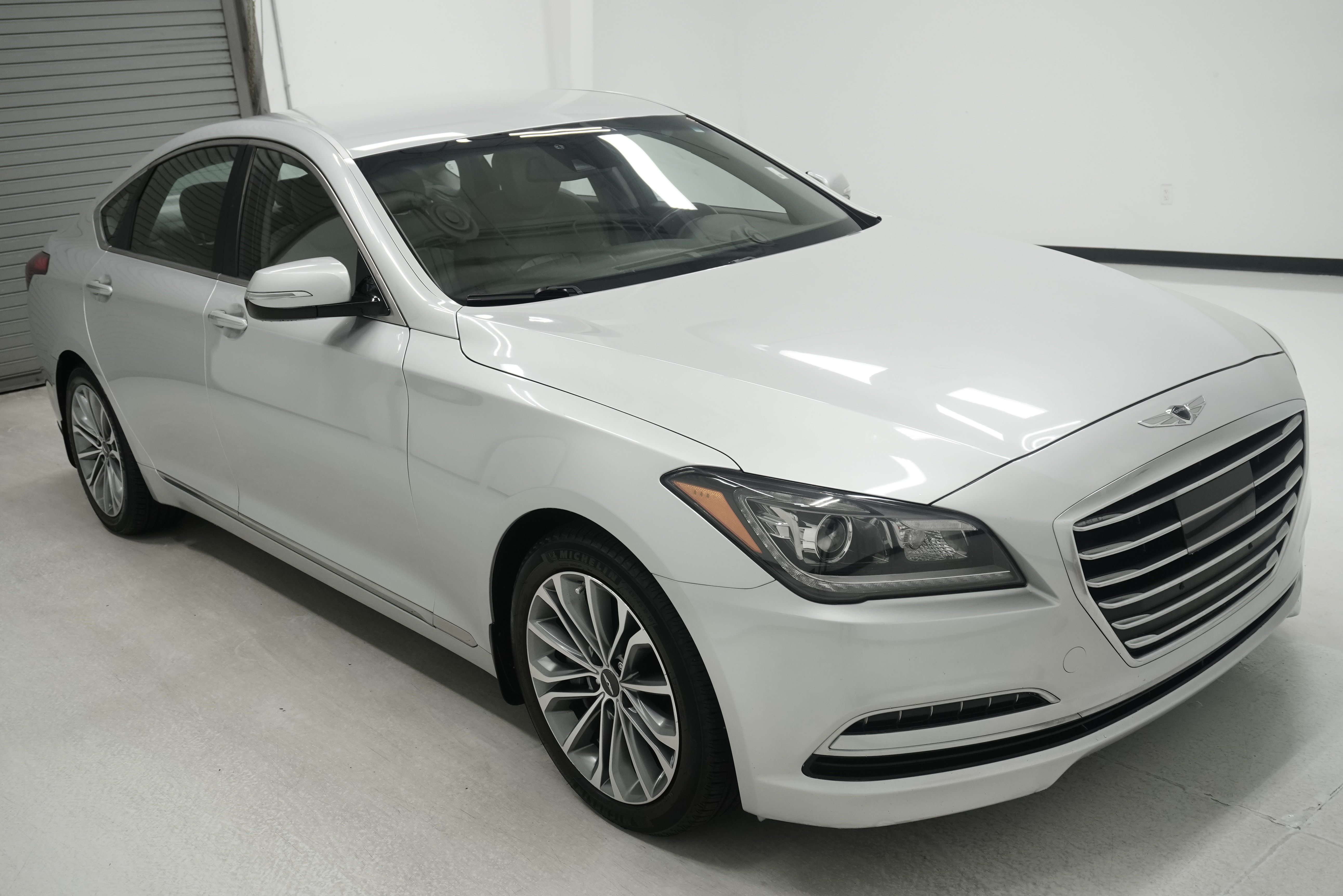Used 2017 Genesis G80 3.8 RWD image 3