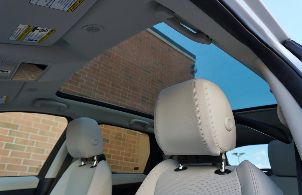 New 2025 Land Rover Discovery Sport S image 14