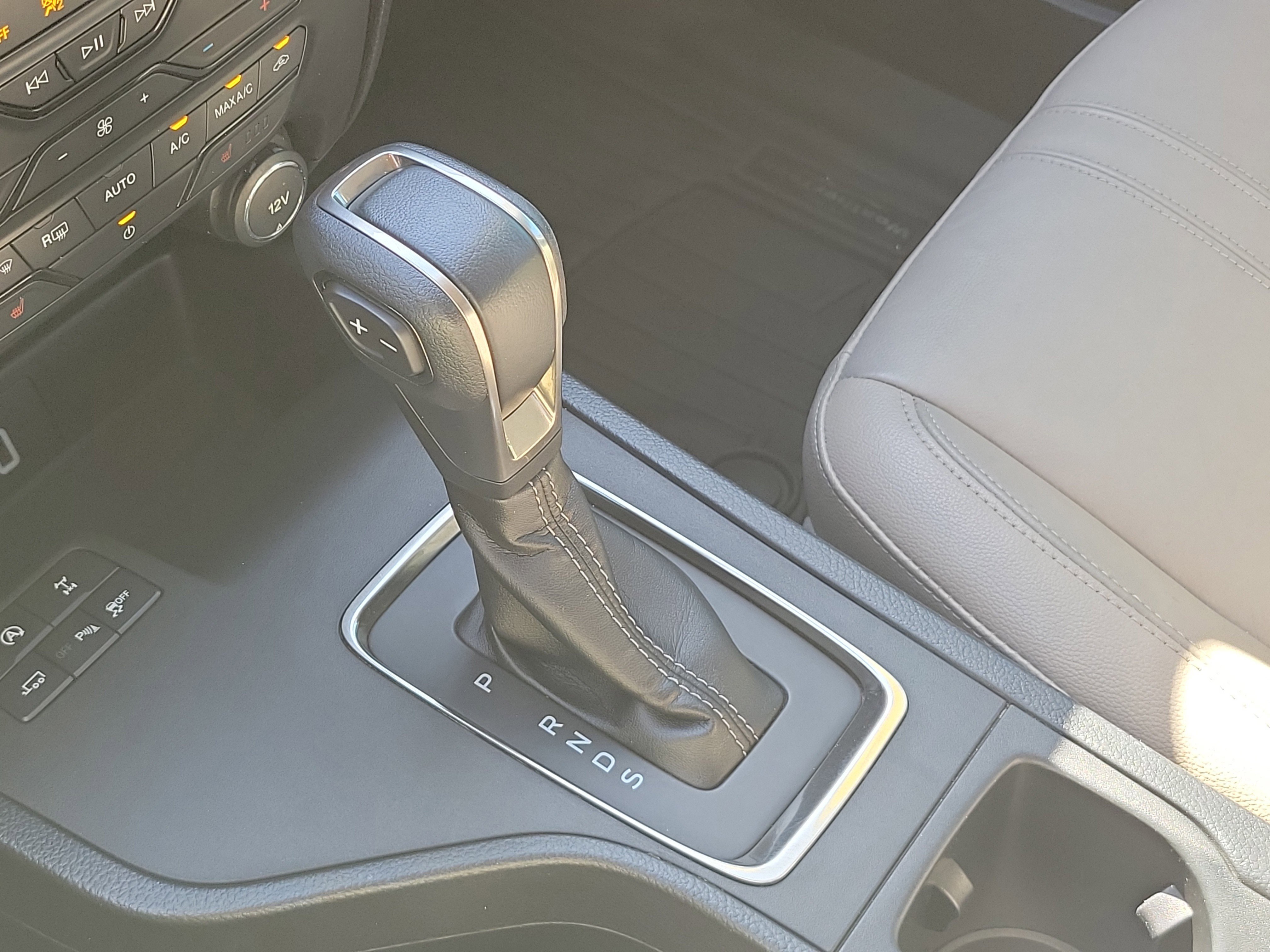 Used 2019 Ford Ranger Lariat w/ Equipment Group 501A Mid image 27