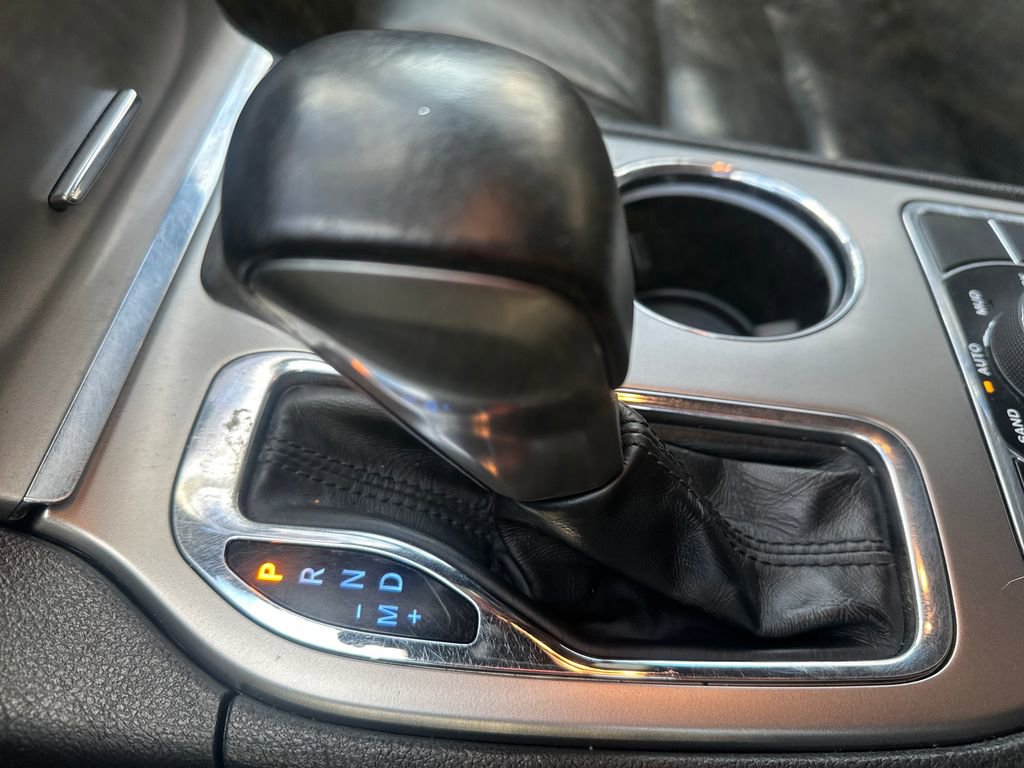 Used 2018 Jeep Grand Cherokee Limited image 12