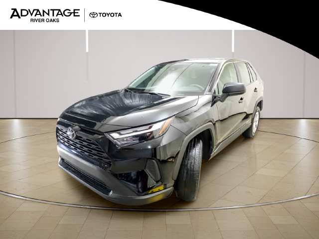 Used 2025 Toyota RAV4 LE FWD image 4