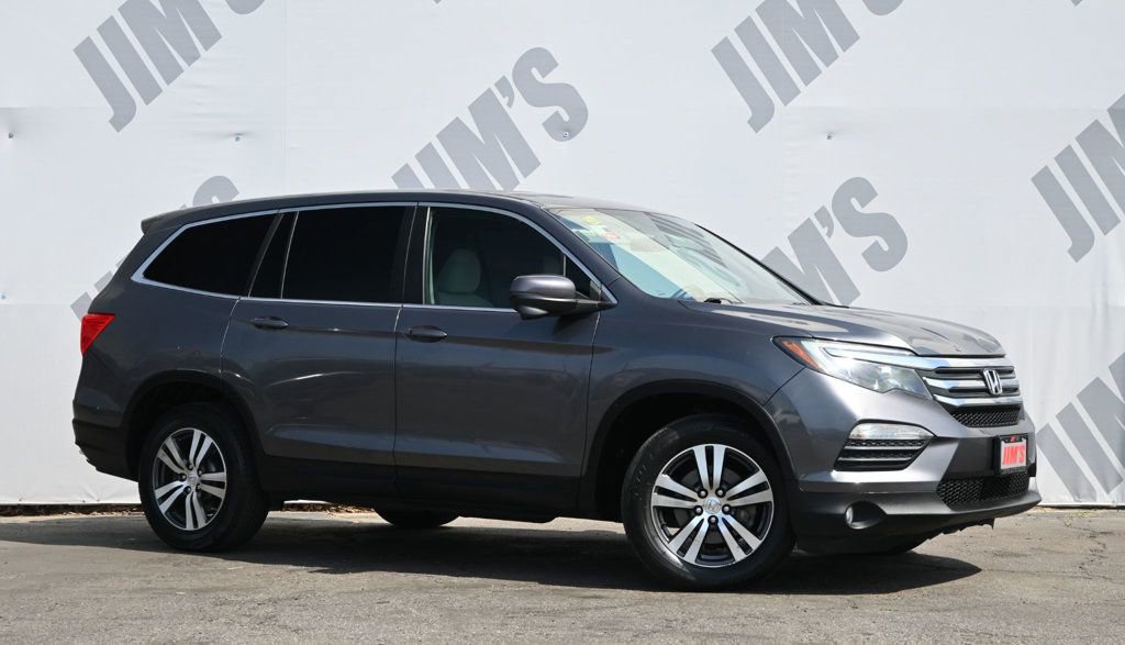 Used 2017 Honda Pilot EX image 3