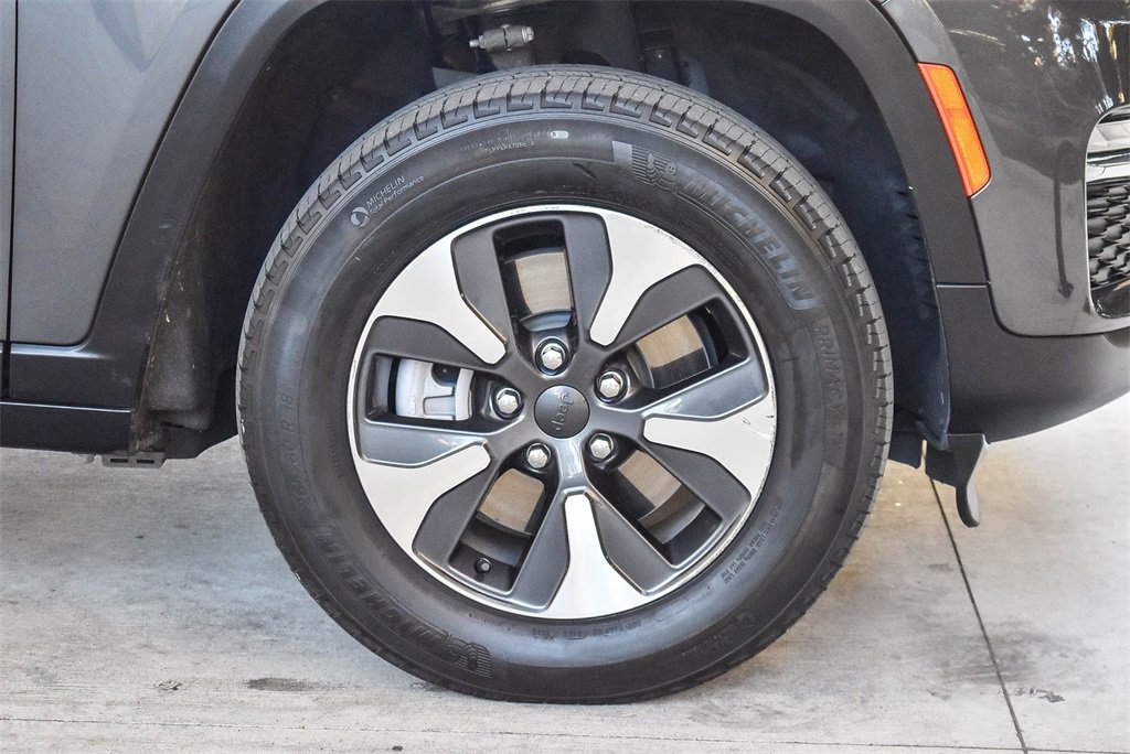 Used 2022 Jeep Grand Cherokee Limited 4xe image 11