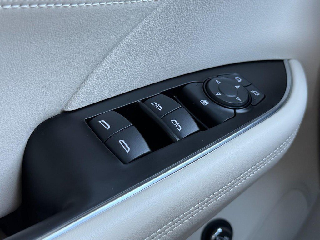 Used 2023 Buick Envision Preferred FWD image 25