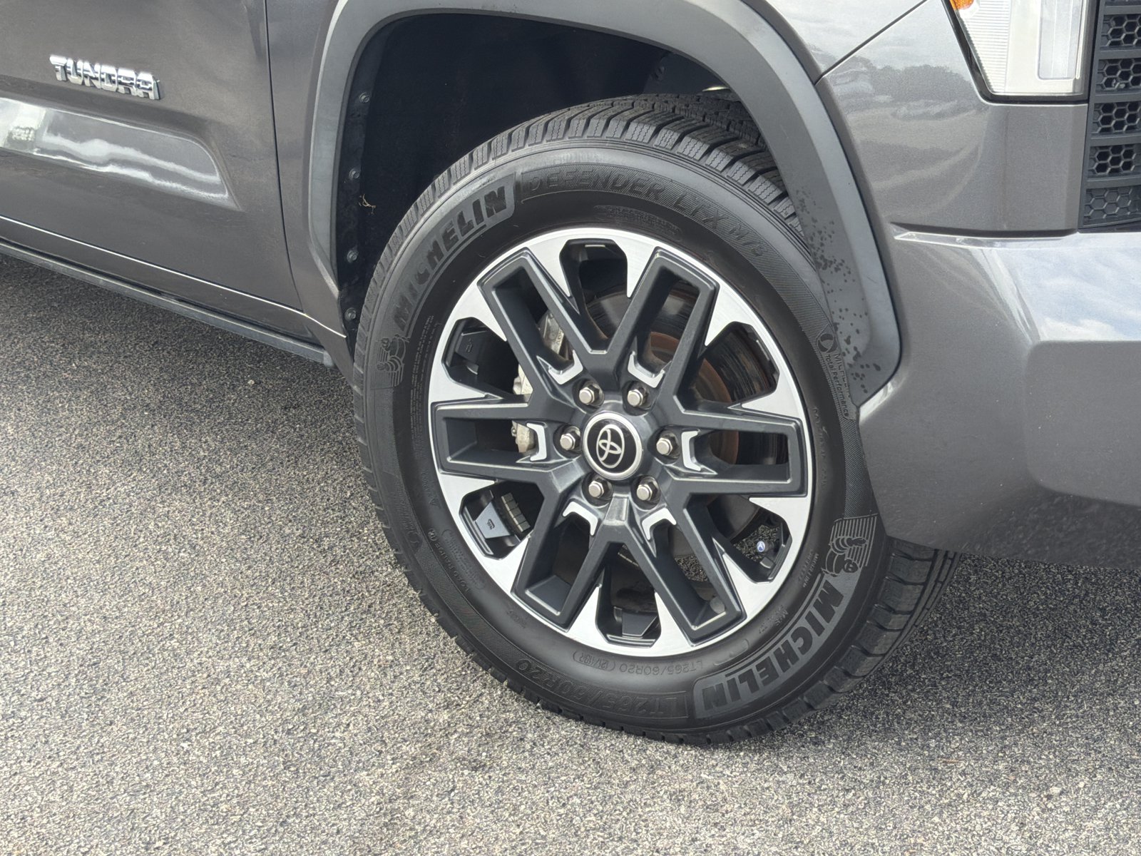 Used 2022 Toyota Tundra SR5 w/ SR5 Premium Package RWD image 3