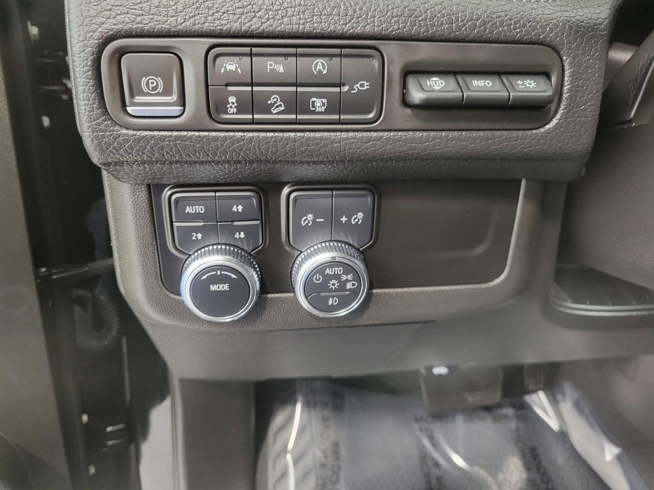 Used 2022 GMC Yukon XL Denali image 10