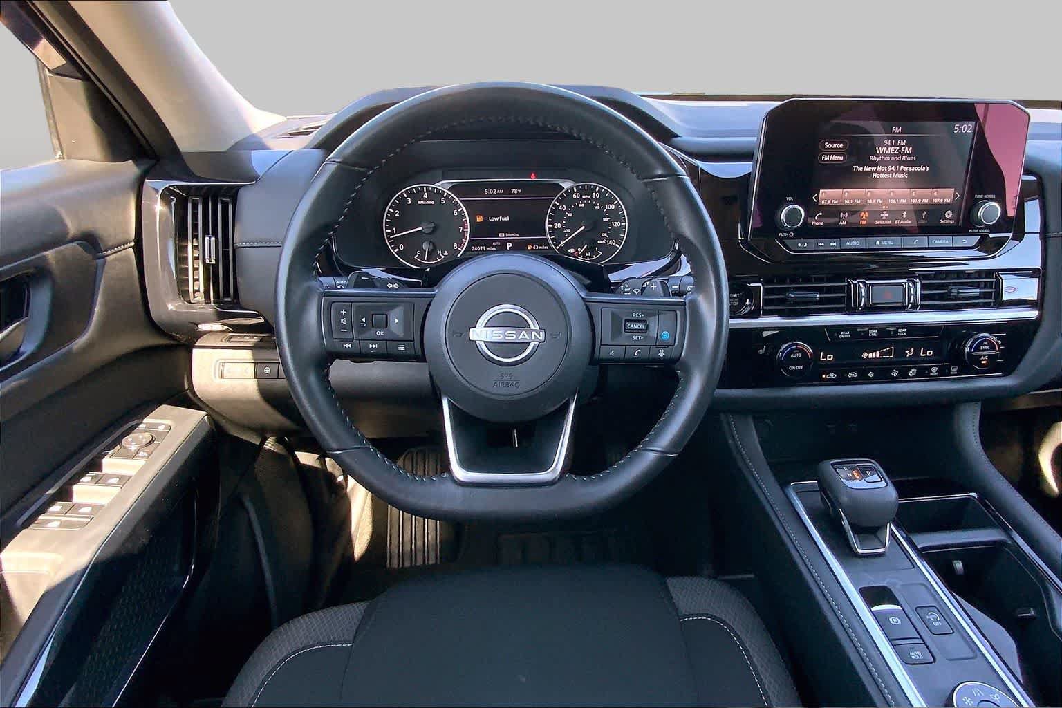 Used 2025 Nissan Pathfinder SV AWD/4WD image 6