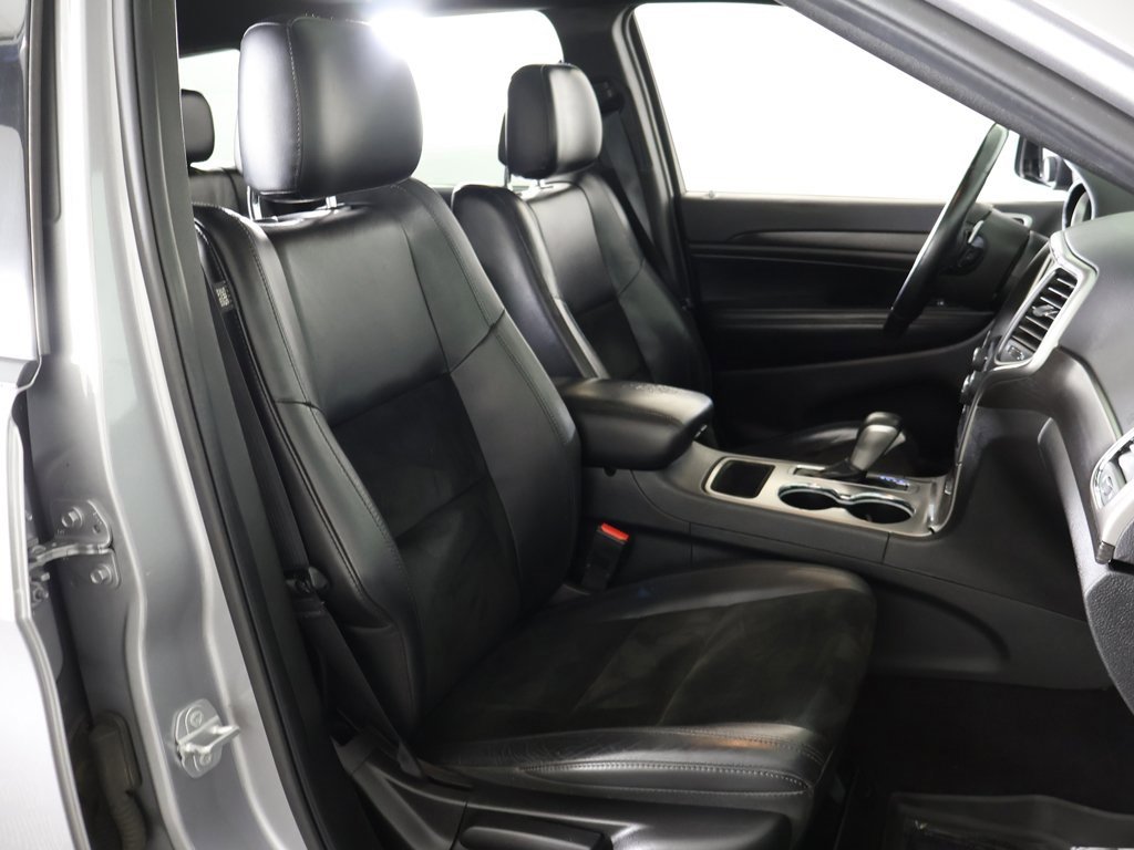 Used 2017 Jeep Grand Cherokee Altitude image 32