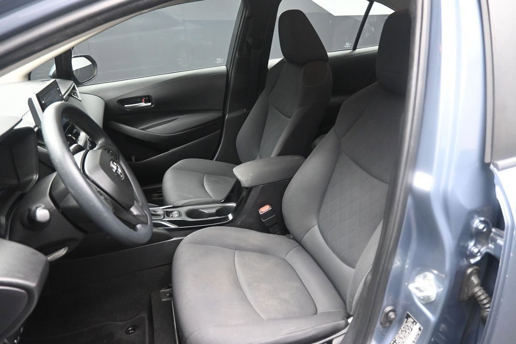 Used 2021 Toyota Corolla LE w/ LE Convenience Package FWD image 18