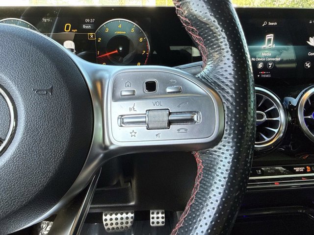 Used 2021 Mercedes-Benz GLB 250 image 32
