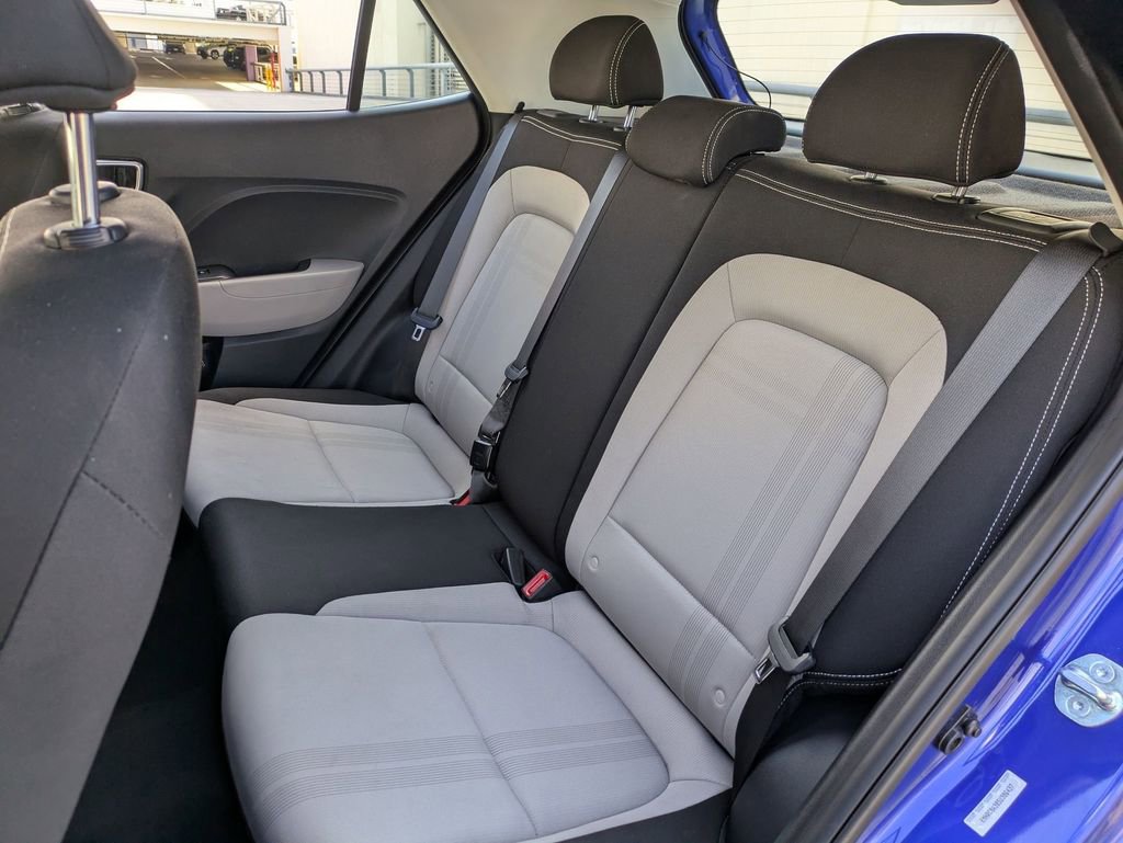 Used 2025 Hyundai Venue SEL image 24