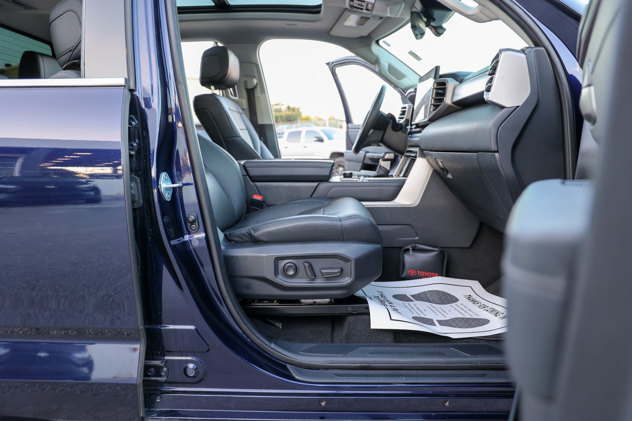 Used 2023 Toyota Tundra Limited AWD/4WD image 47